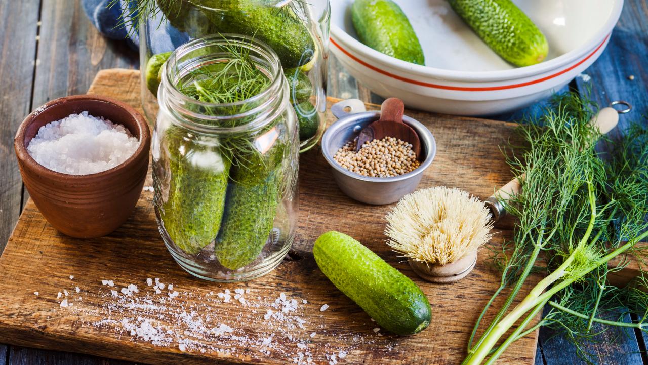 Regulating Pickling Salt by Ingredient Customizing to Vegetables and
