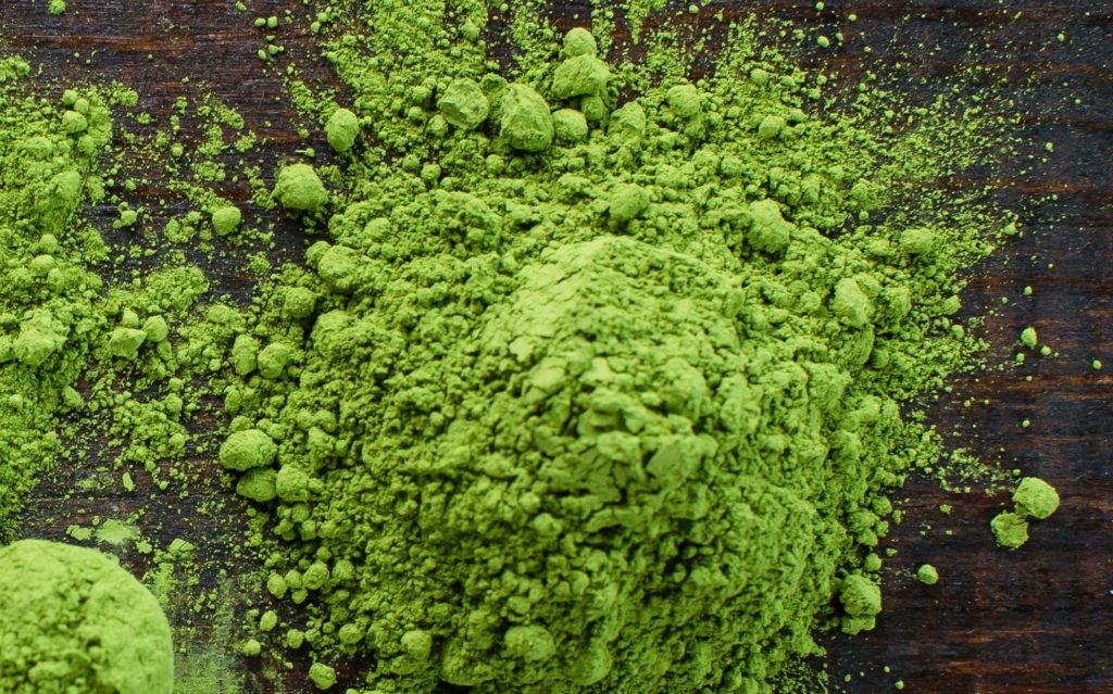 How Can You Use Mica Powder In Soy Wax Candles? The Hobbyist's Roadmap